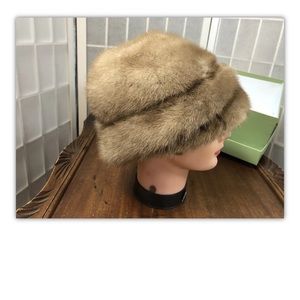 Bambergers, New Jersey, Woman’s, Hat, real fur.: